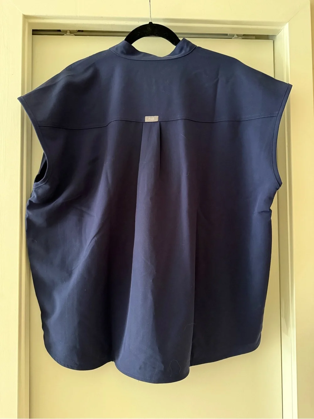 FIGS Women's Navy Rafaela Scrub Top - Picture 3 of 3